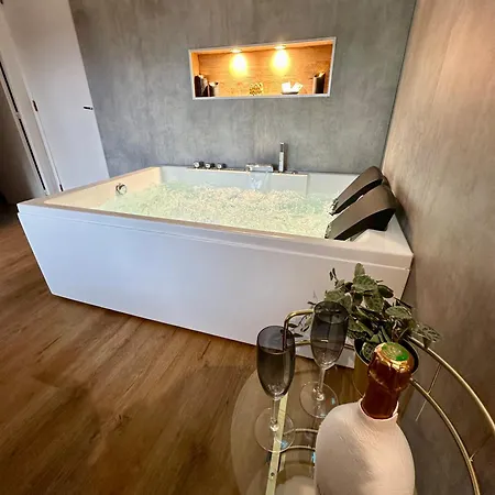 Le Temple - Au Coeur Des Remparts Apartamento *